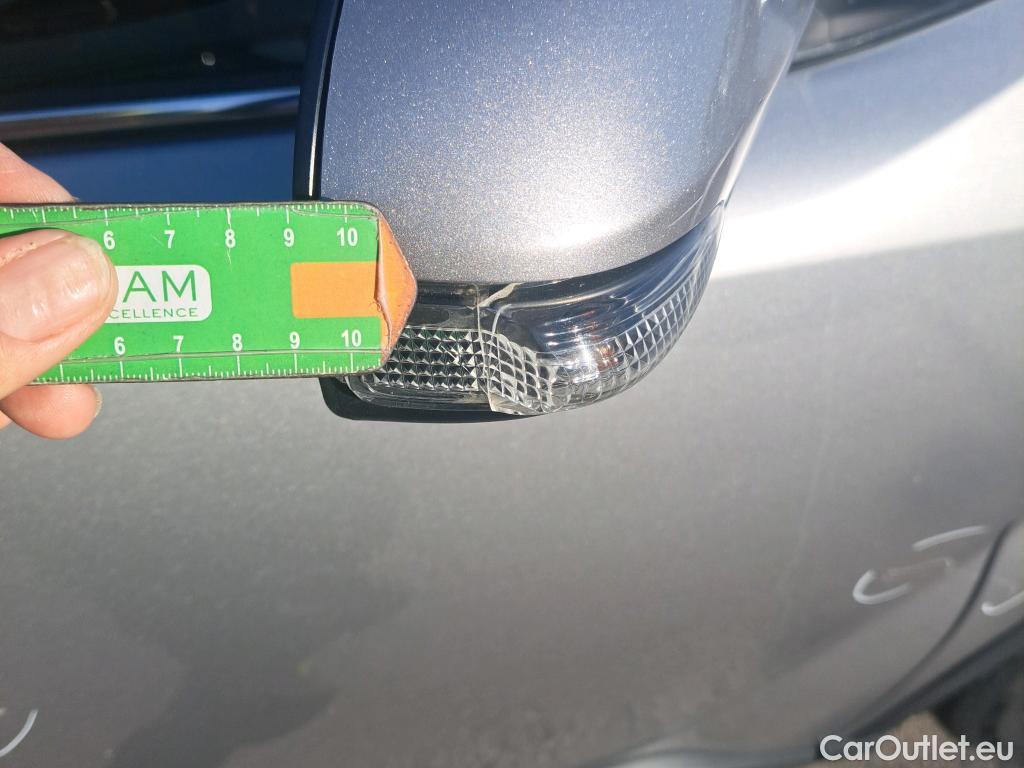  Toyota  C-HR TOYOTA  / 2016 / 5P / todoterreno 1.8 125H Advance (CX) #39