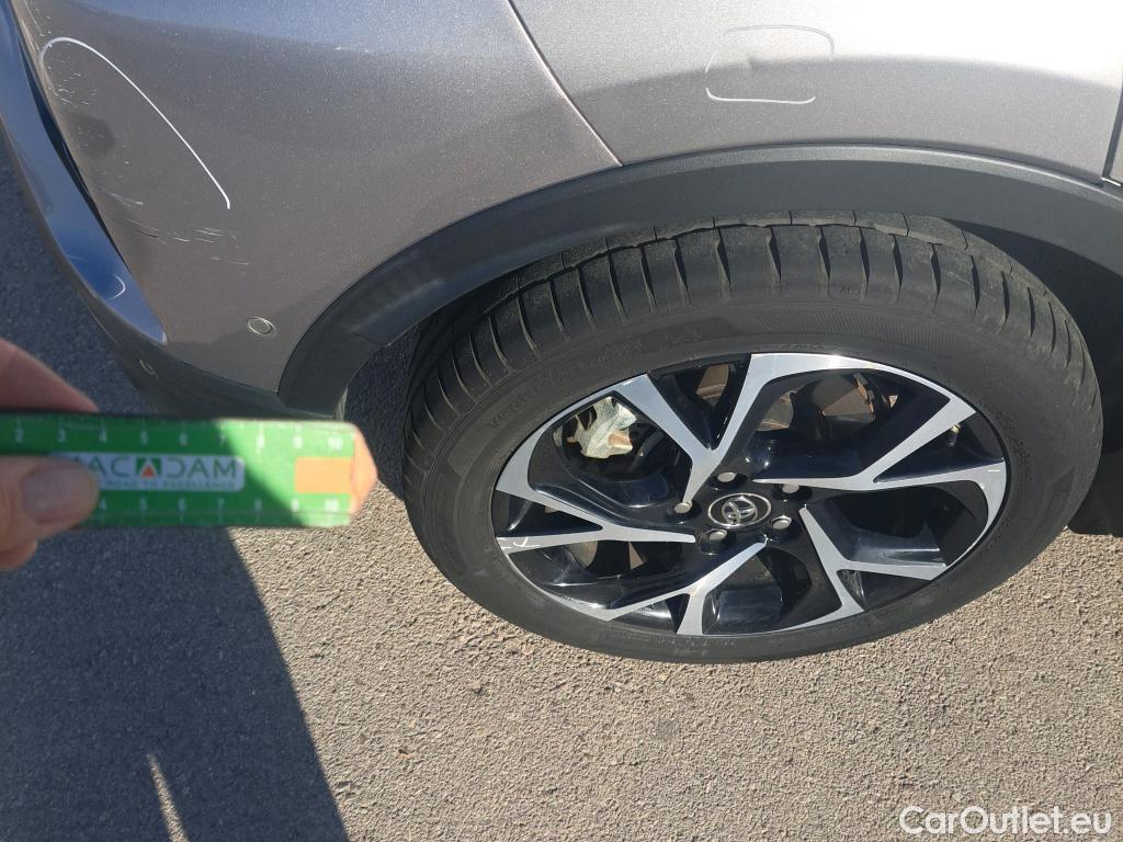  Toyota  C-HR TOYOTA  / 2016 / 5P / todoterreno 1.8 125H Advance (CX) #65