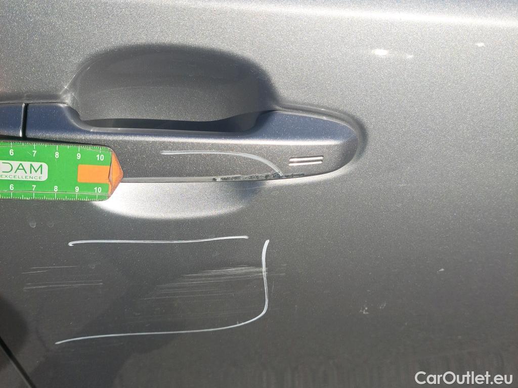  Toyota  C-HR TOYOTA  / 2016 / 5P / todoterreno 1.8 125H Advance (CX) #60