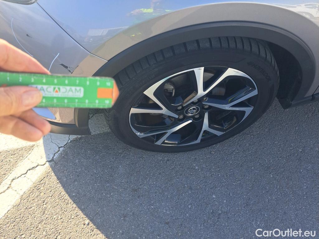  Toyota  C-HR TOYOTA  / 2016 / 5P / todoterreno 1.8 125H Advance (CX) #63