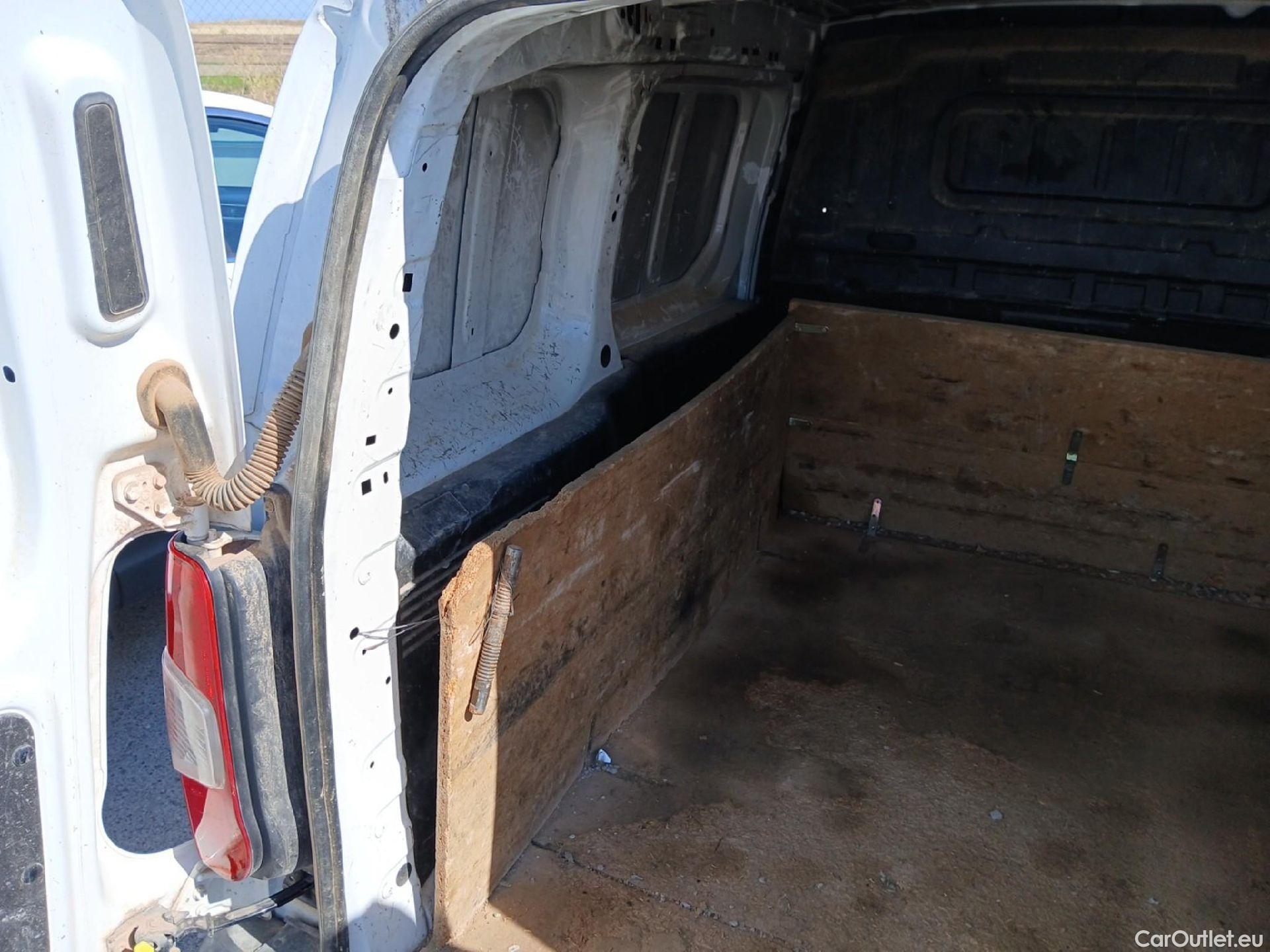  Citroen  Berlingo CITROEN  / 2018 / 3P / furgón derivado de turismo Talla M BlueHDi 100 CONTROL #6