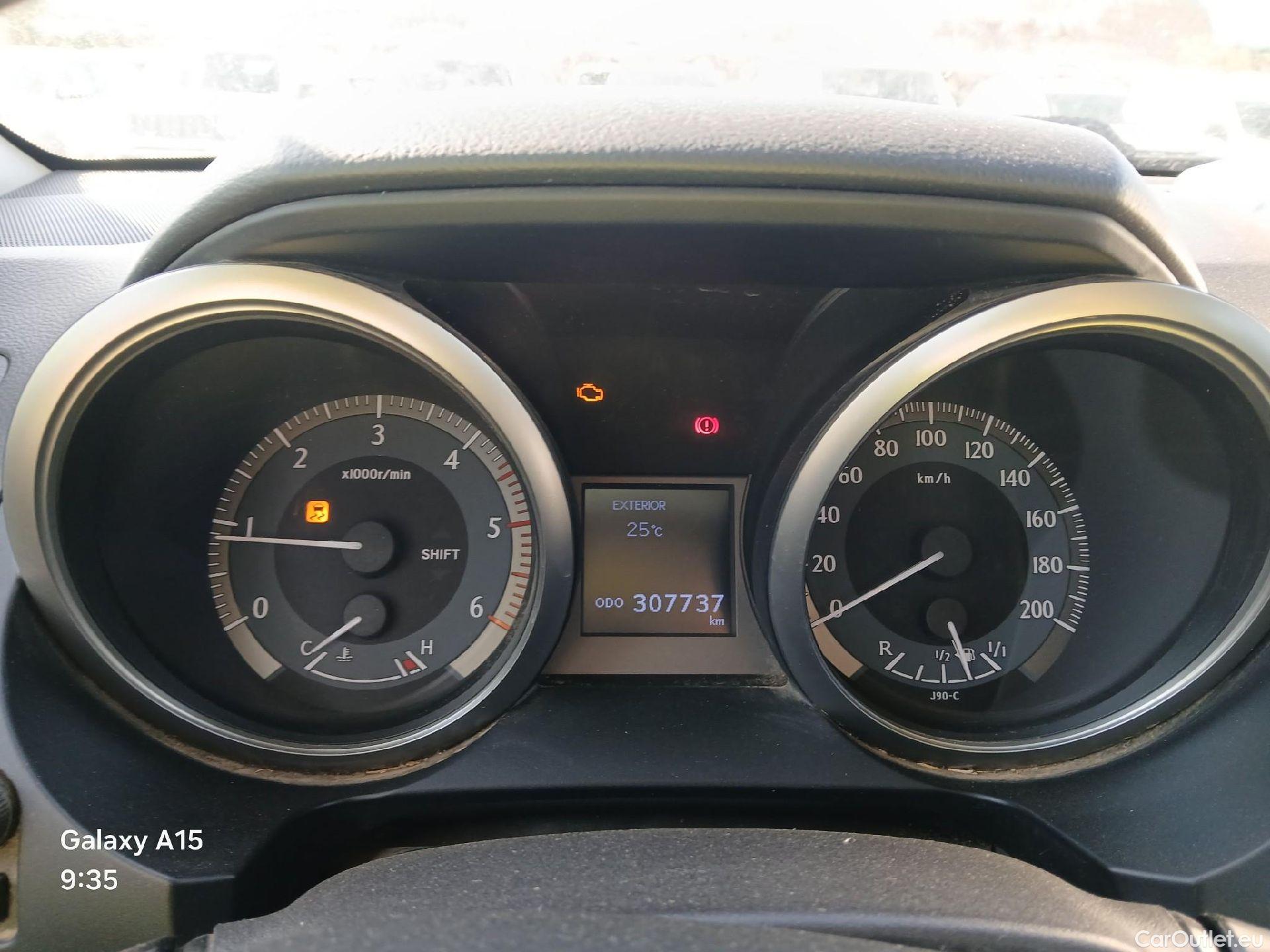  Toyota  Land Cruiser TOYOTA  3p 11G todoterreno 2.8 D-4D VX #58