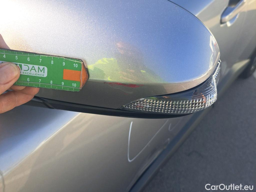  Toyota  C-HR TOYOTA  / 2016 / 5P / todoterreno 1.8 125H Advance (CX) #46