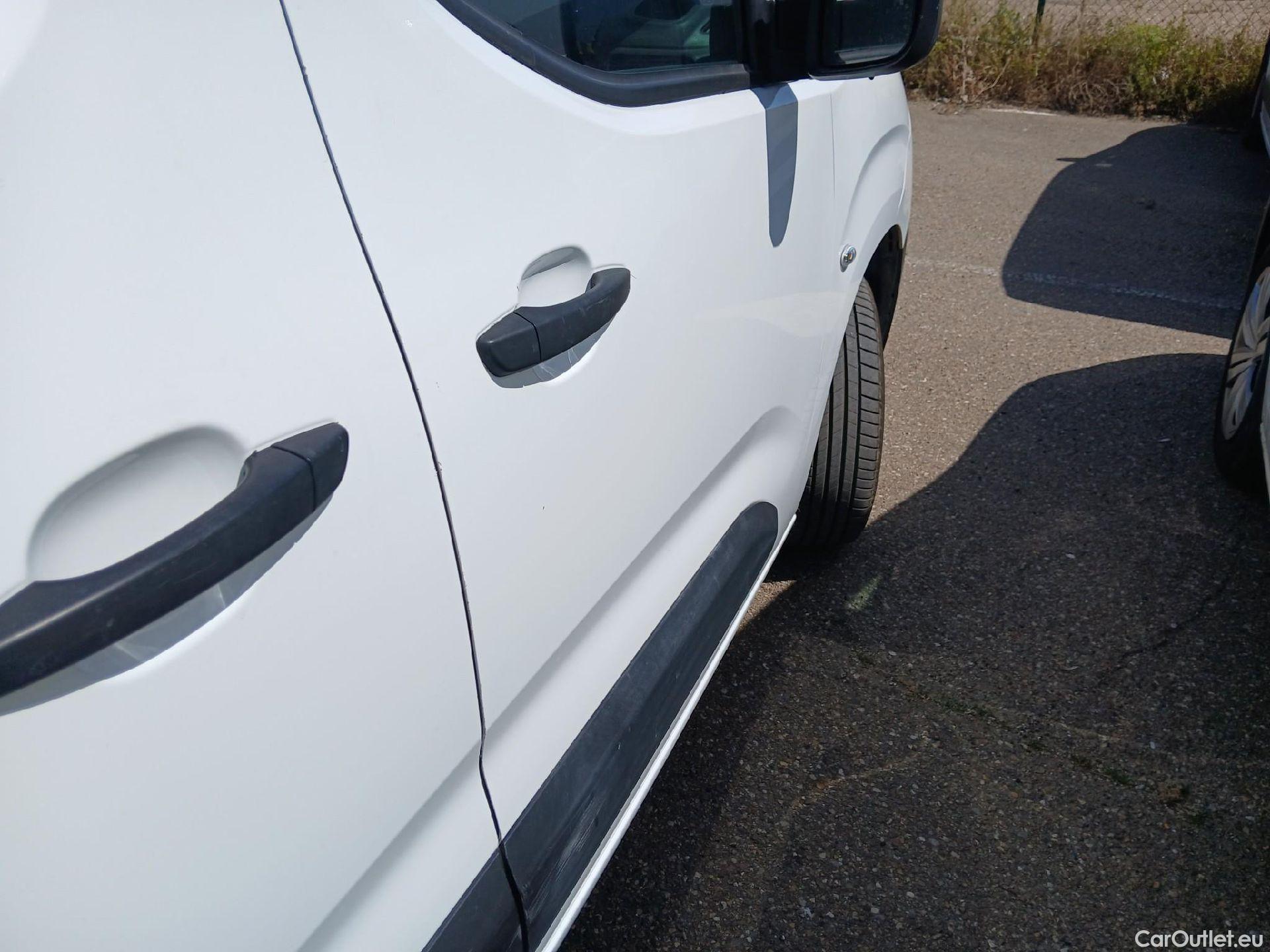  Citroen  Berlingo CITROEN  / 2018 / 3P / furgón derivado de turismo Talla M BlueHDi 100 CONTROL (AC2) #32