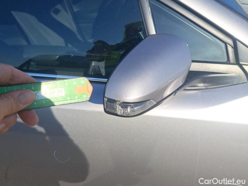 Toyota  C-HR TOYOTA  / 2016 / 5P / todoterreno 1.8 125H Advance (CX) #61