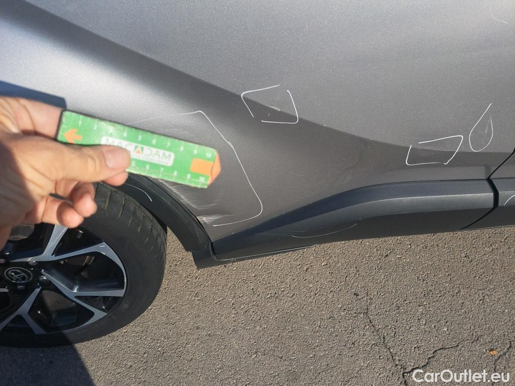  Toyota  C-HR TOYOTA  / 2016 / 5P / todoterreno 1.8 125H Advance (CX) #47