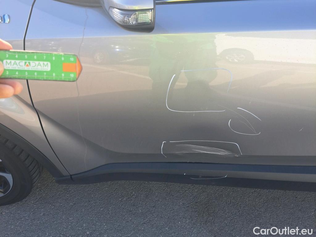  Toyota  C-HR TOYOTA  / 2016 / 5P / todoterreno 1.8 125H Advance (CX) #49