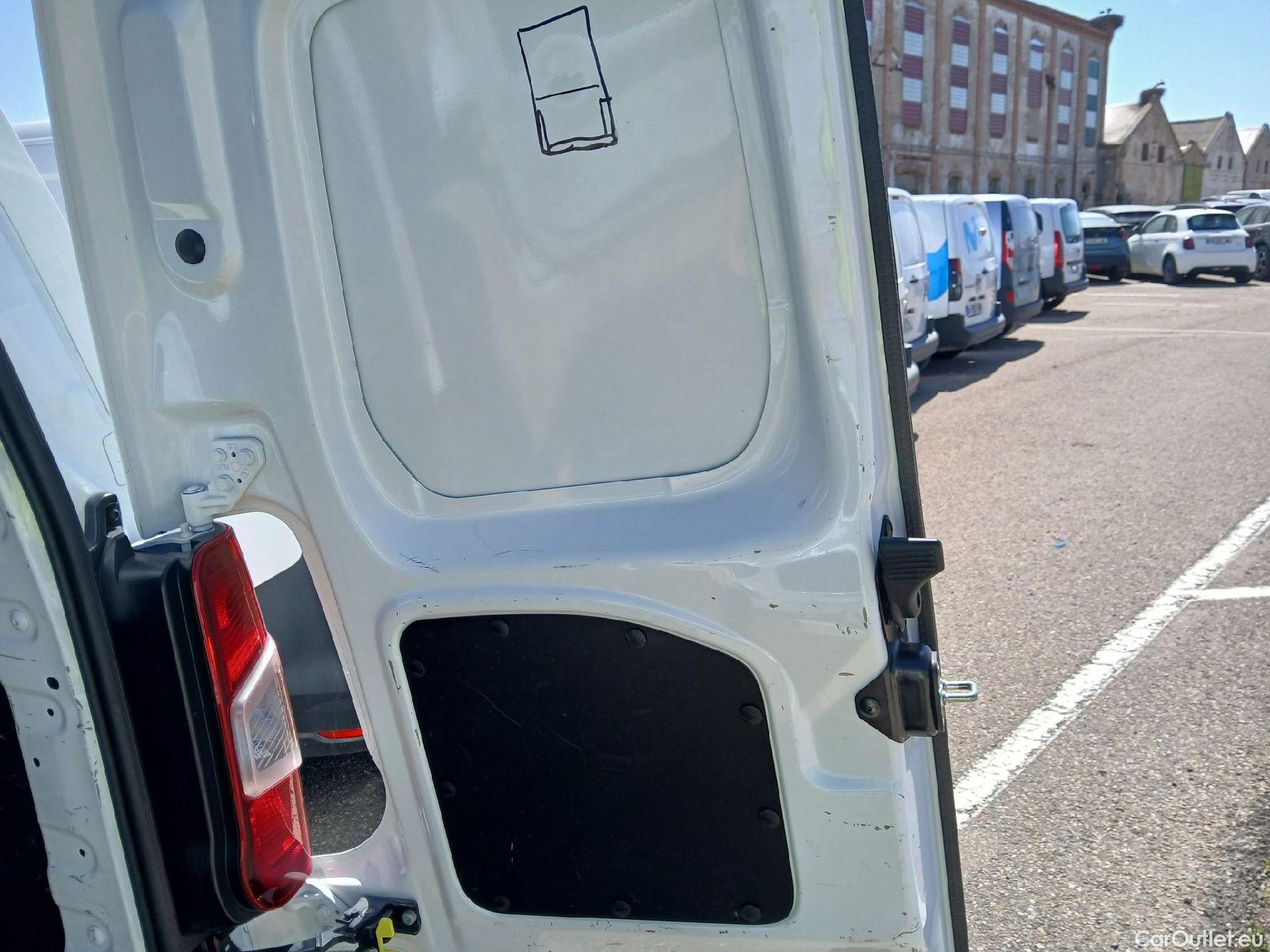  Citroen  Berlingo CITROEN  / 2018 / 3P / furgón derivado de turismo Talla M BlueHDi 100 CONTROL (AC2) #23