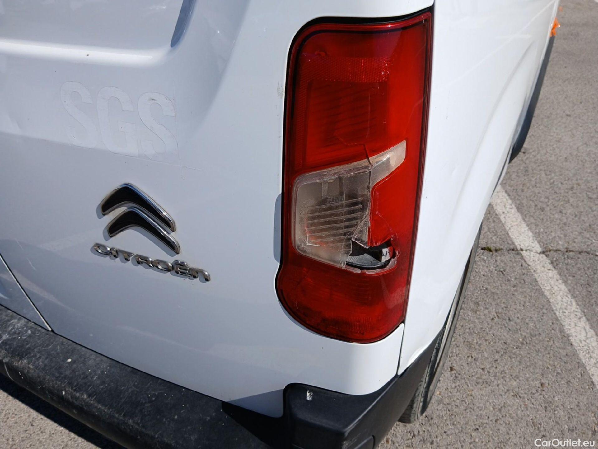  Citroen  Berlingo CITROEN  / 2018 / 3P / furgón derivado de turismo Talla M BlueHDi 100 CONTROL #26