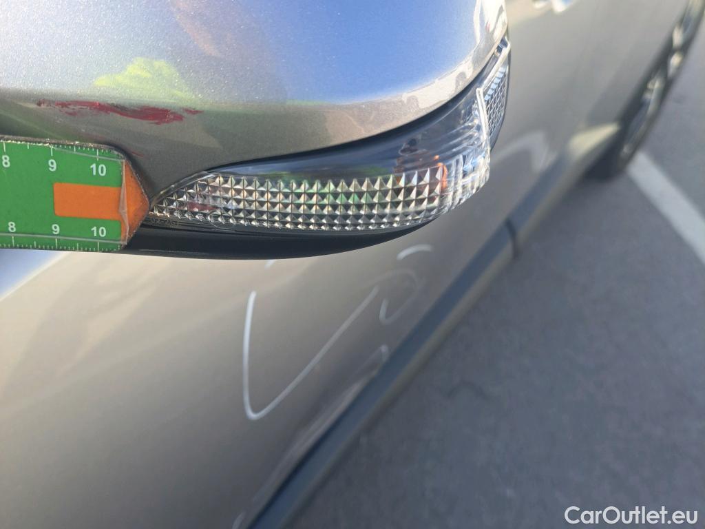  Toyota  C-HR TOYOTA  / 2016 / 5P / todoterreno 1.8 125H Advance (CX) #68