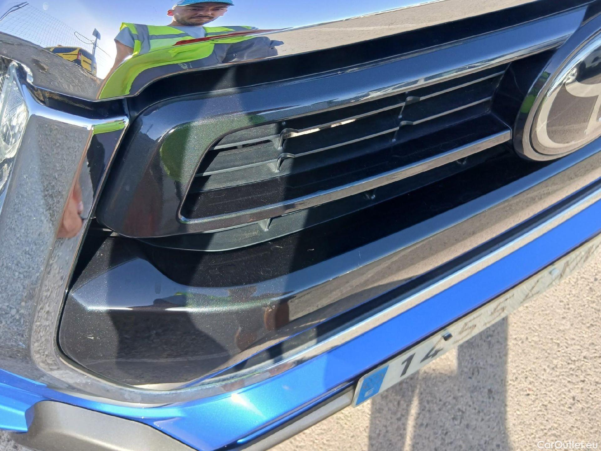  Toyota  Hilux TOYOTA  / 2020 / 4P / pickup 2.8 D-4D 150kW (204CV) Cabina Doble VX #5
