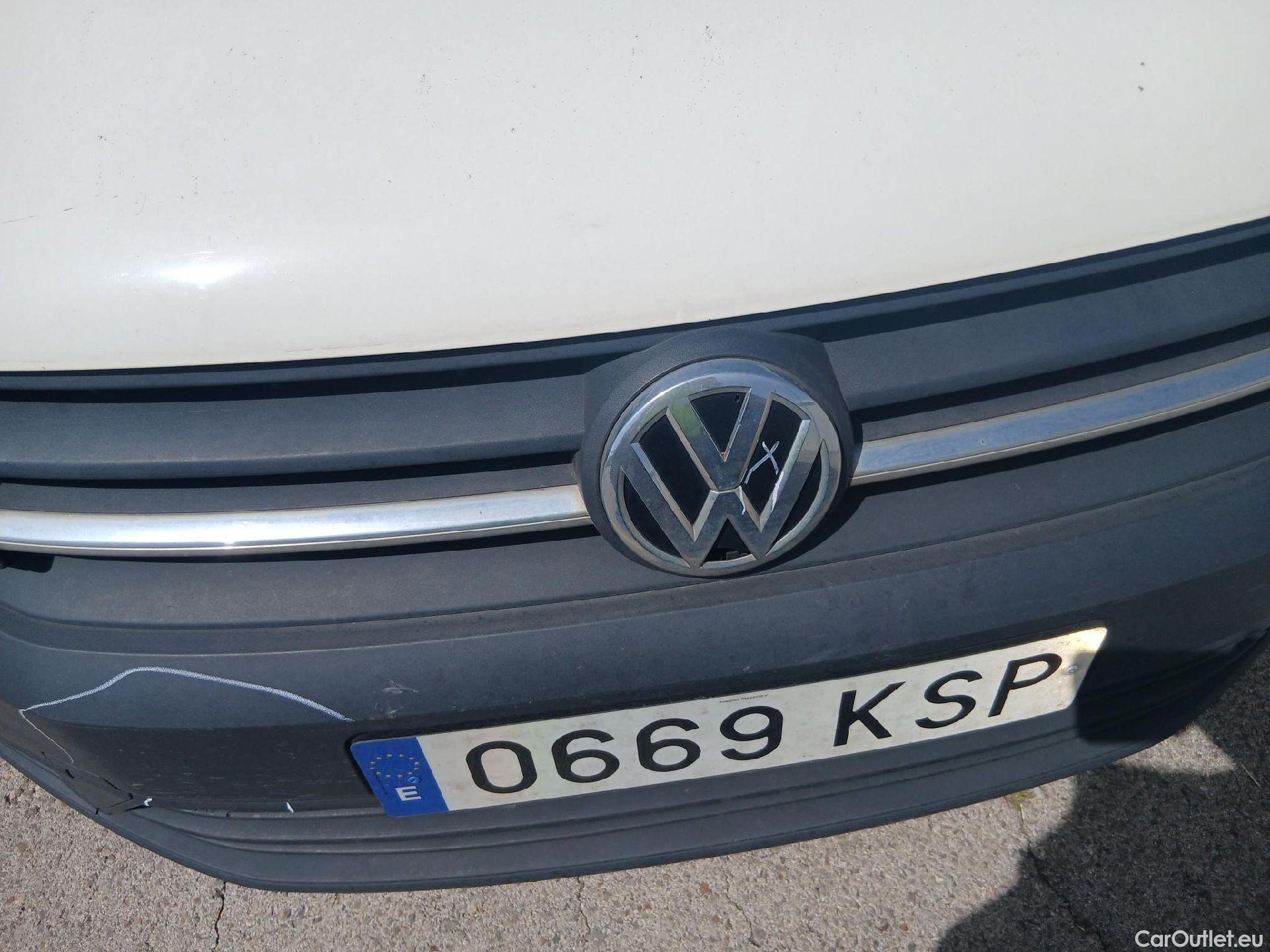  Volkswagen  Caddy VOLKSWAGEN  / 2015 / 4P / furgón derivado de turismo Profesional Furgón 2.0 TDI 55kW BMT #6