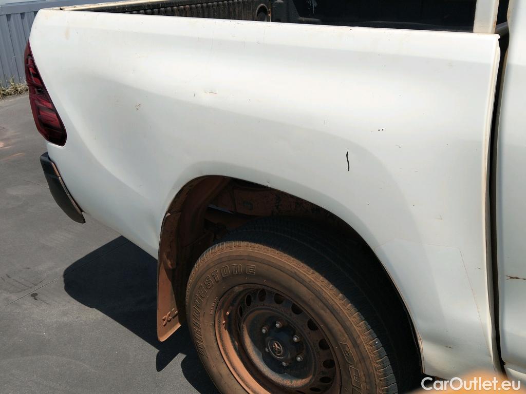  Toyota  Hilux TOYOTA  / 2016 / 4P / pickup 2.4 D-4D Cabina Doble GX #19