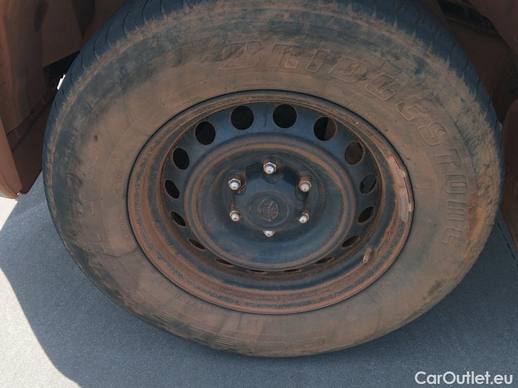  Toyota  Hilux TOYOTA  / 2016 / 4P / pickup 2.4 D-4D Cabina Doble GX #34