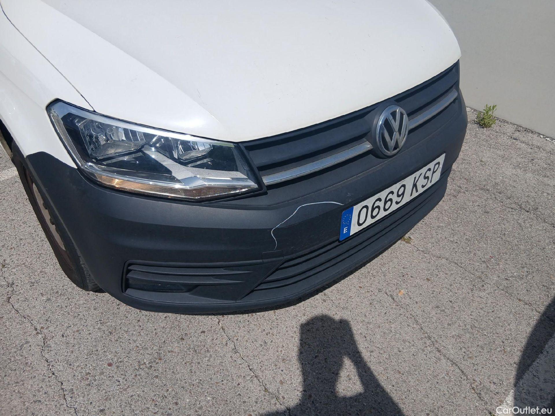  Volkswagen  Caddy VOLKSWAGEN  / 2015 / 4P / furgón derivado de turismo Profesional Furgón 2.0 TDI 55kW BMT #2