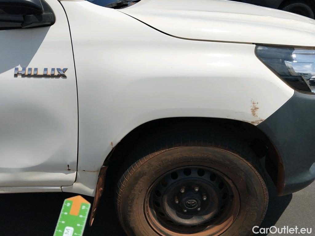  Toyota  Hilux TOYOTA  / 2016 / 4P / pickup 2.4 D-4D Cabina Doble GX #28