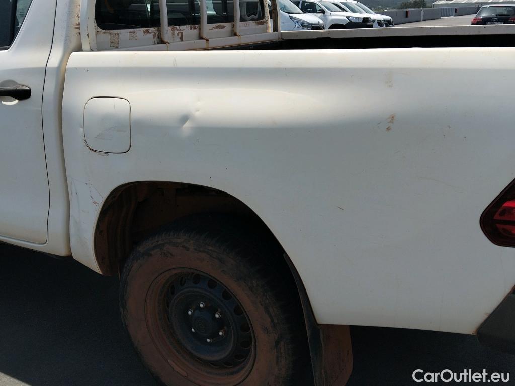 Toyota  Hilux TOYOTA  / 2016 / 4P / pickup 2.4 D-4D Cabina Doble GX #21