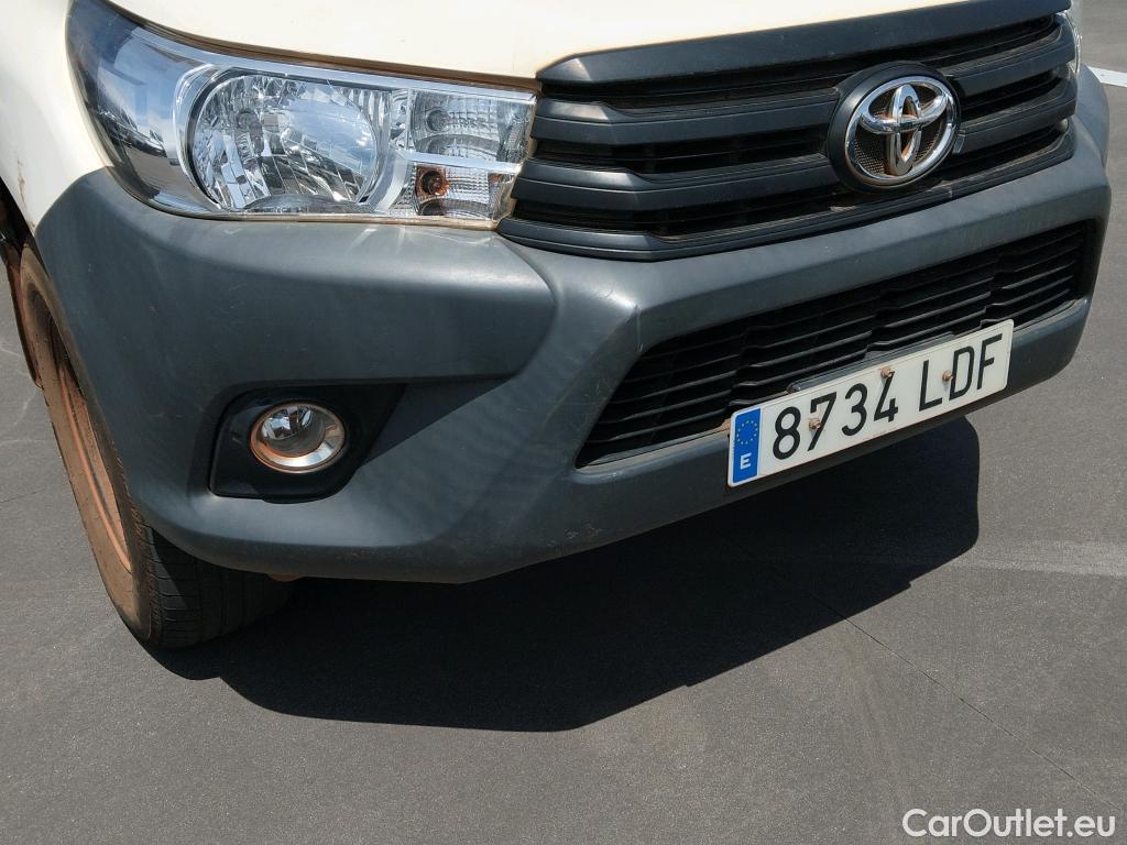  Toyota  Hilux TOYOTA  / 2016 / 4P / pickup 2.4 D-4D Cabina Doble GX #52