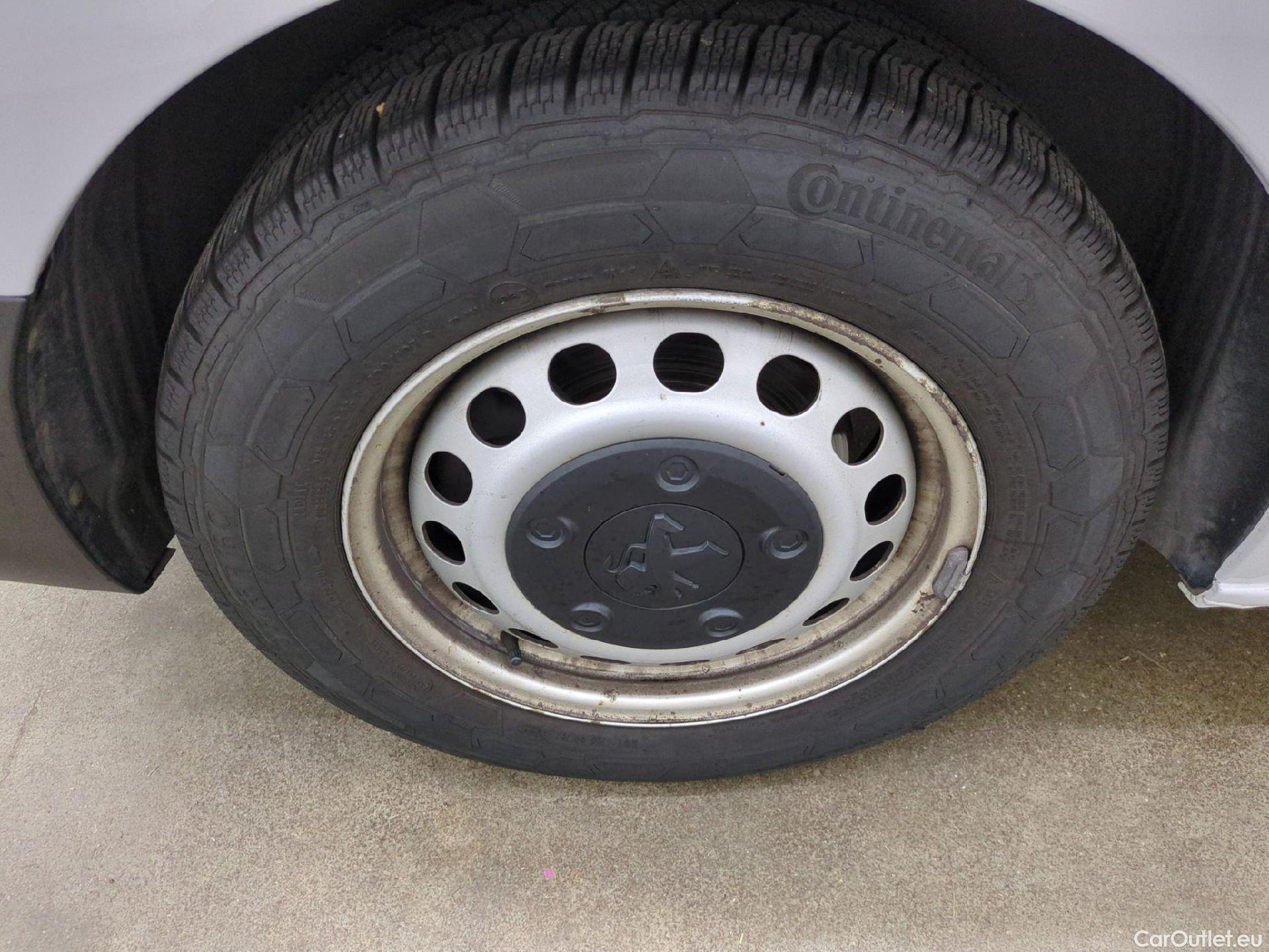  Peugeot  Expert  Fourgon Asphalt Standard 1.5 HDi 120CV BVM6 E6d #12