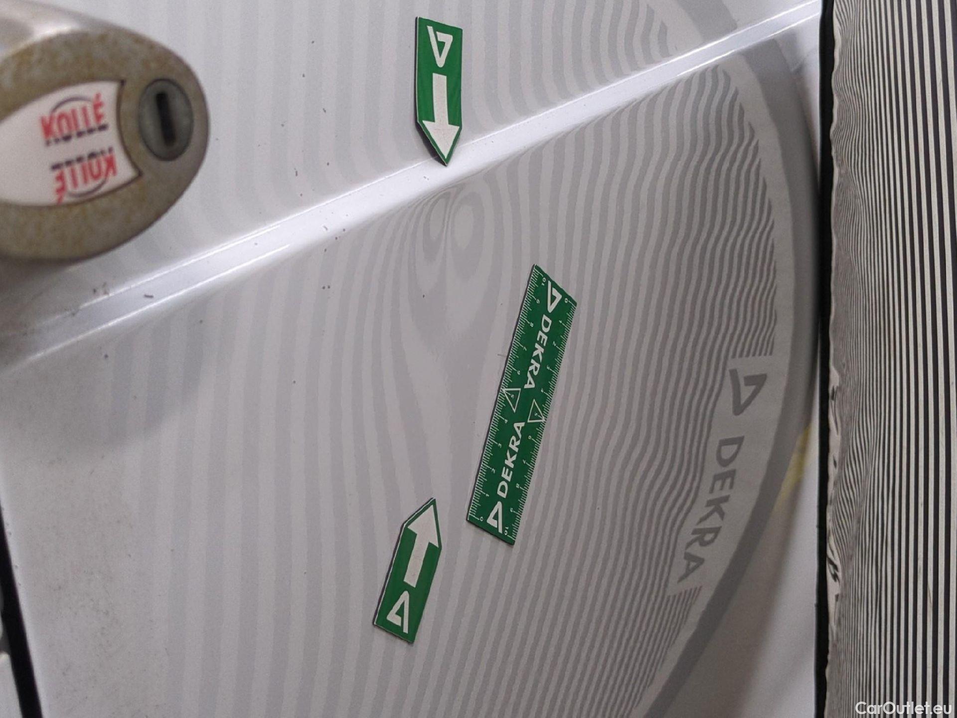  Peugeot  Expert  Fourgon Asphalt Standard 1.5 HDi 120CV BVM6 E6d #19