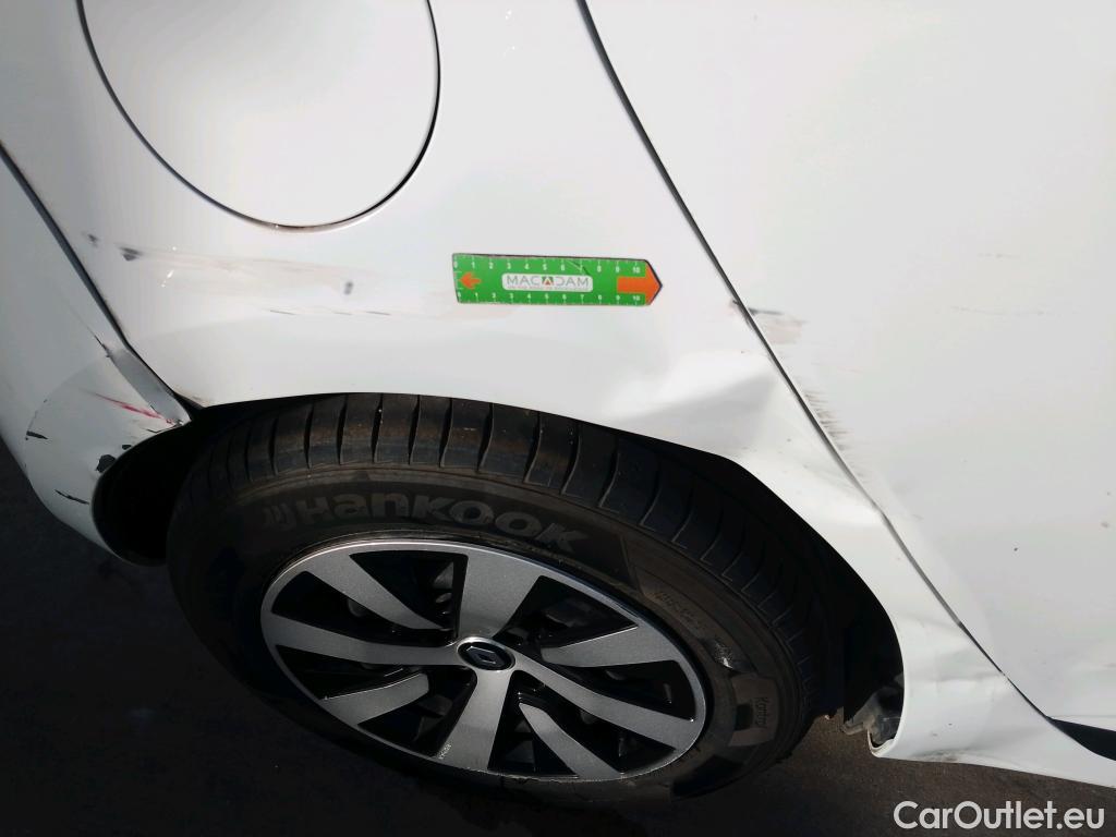  Renault  Clio RENAULT  / 2019 / 5P / berlina con portón Intens TCe 67 kW (91CV) #4