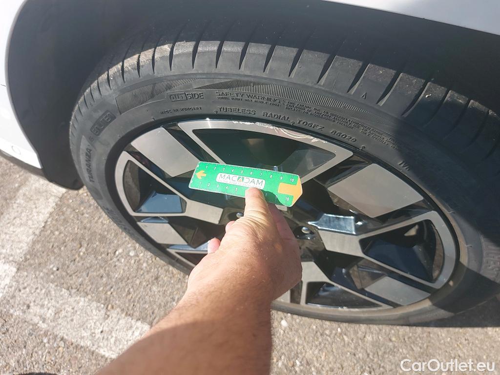  Hyundai  Konna HYUNDAI Kona / 2023 / 5P / todoterreno EV 160kW 65kWh Style 2C #6