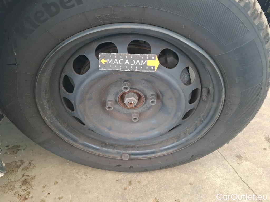  Peugeot  208  Premium 1.2 PureTech 75CV BVM5 E6d #42