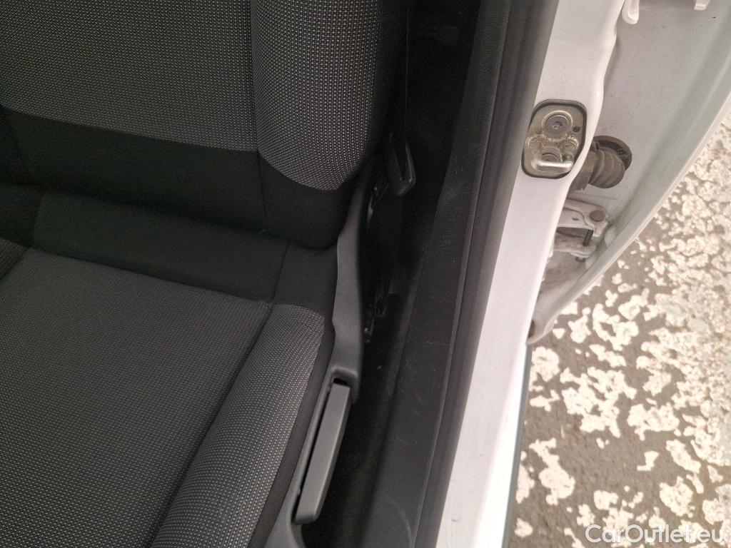  Citroen  C3  Société Feel Nav 1.2 PureTech 80CV BVM5 E6d #4