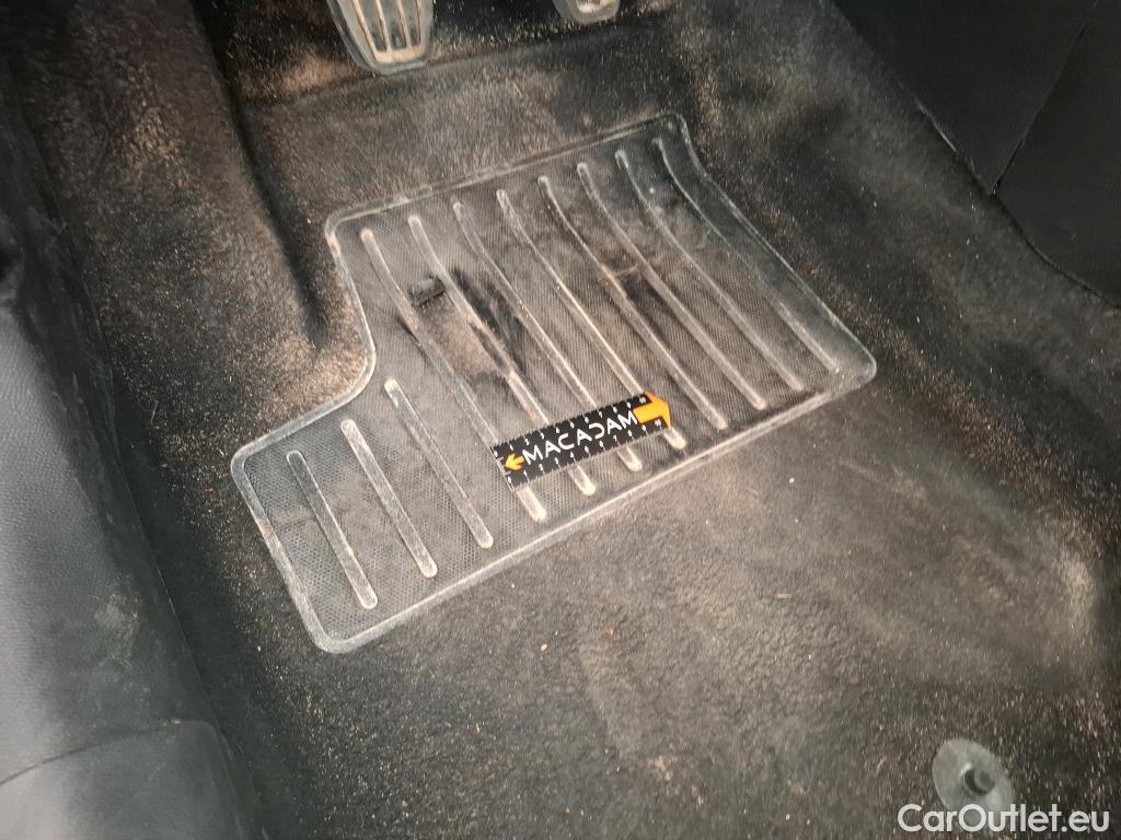  Peugeot  208  Premium 1.2 PureTech 75CV BVM5 E6d #31