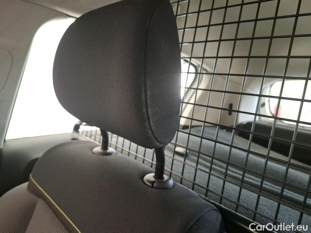  Citroen  C3  Société Feel Nav 1.2 PureTech 80CV BVM5 E6d #24