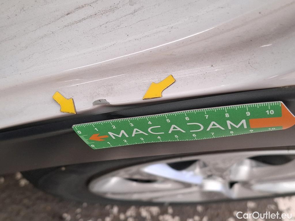  Citroen  C3  Société Feel Nav 1.2 PureTech 80CV BVM5 E6d #8