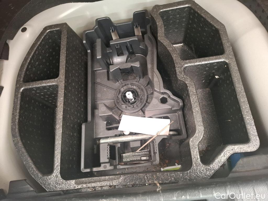  Peugeot  208  Premium 1.2 PureTech 75CV BVM5 E6d #33