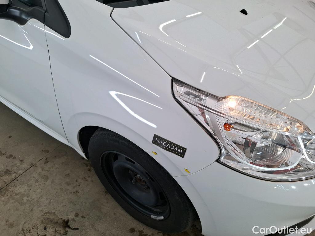  Peugeot  208  Affaire Premium Pack 1.6 HDi 75CV BVM5 E6 #80