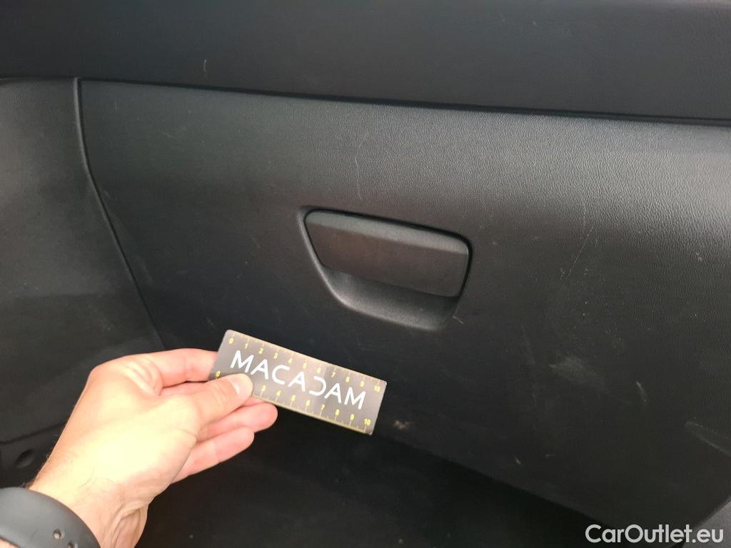  Peugeot  208  Affaire Premium Pack 1.6 HDi 75CV BVM5 E6 #46