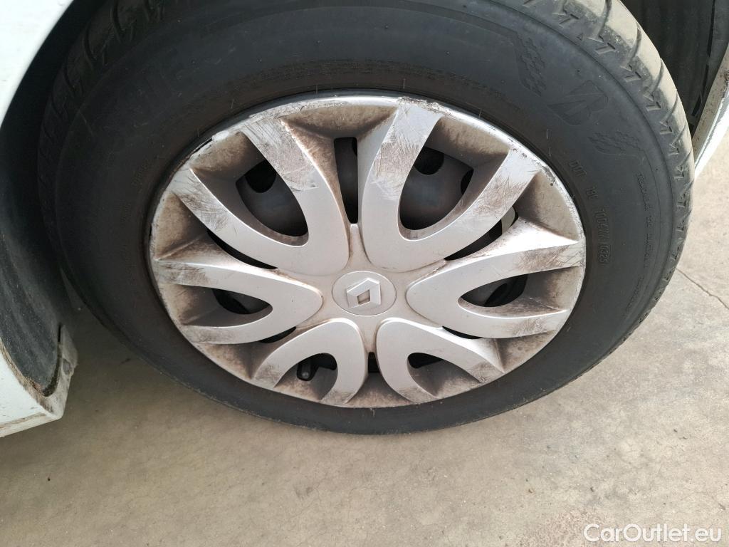  Renault  Clio  IV Air MediaNav 1.5 dCi 75CV BVM5 E6 #23
