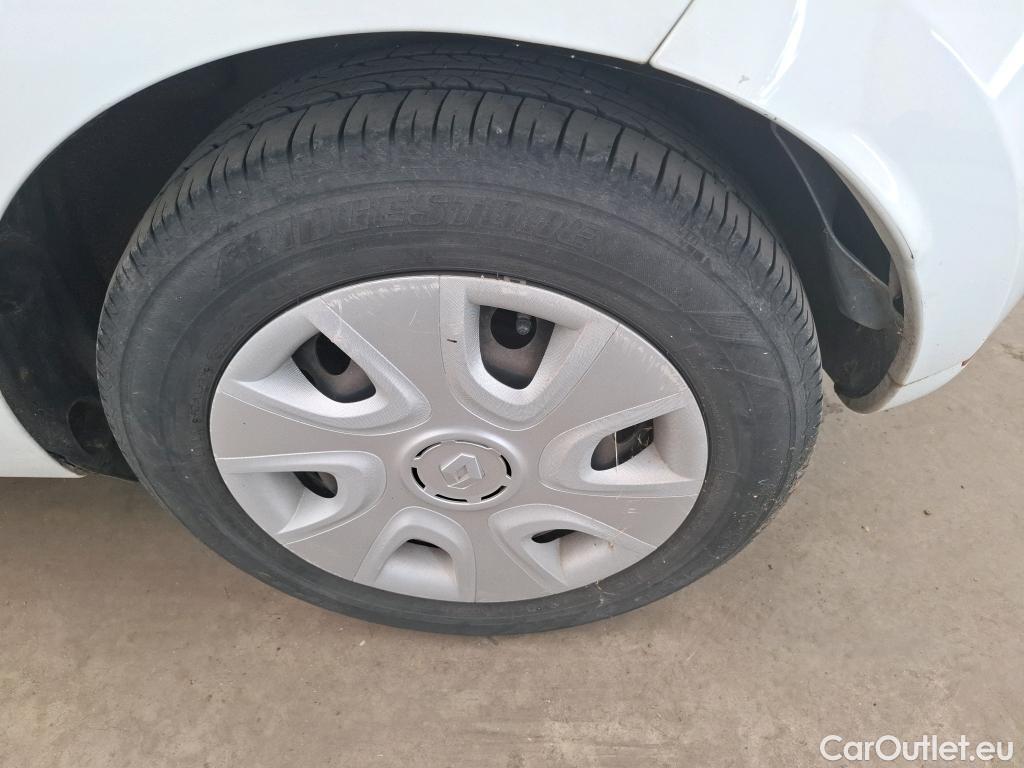  Renault  Clio  IV Air 0.9 TCe 75CV BVM5 E6 #23