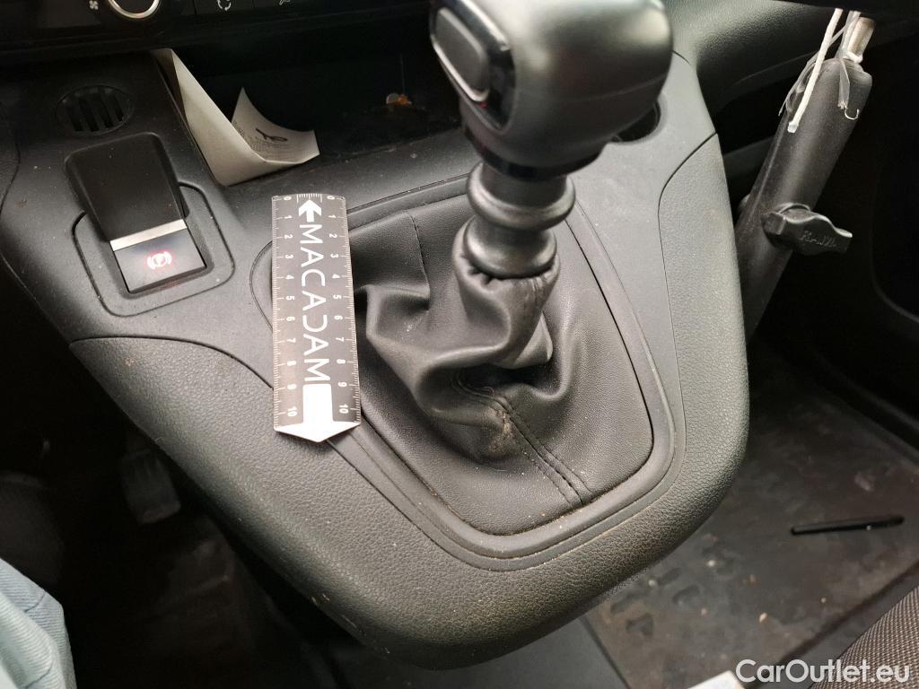  Citroen  Berlingo CITROEN  Van / 2018 / 4P / Fourgonnette Taille M 650kg BlueHDi 100 S&S BVM Club #28