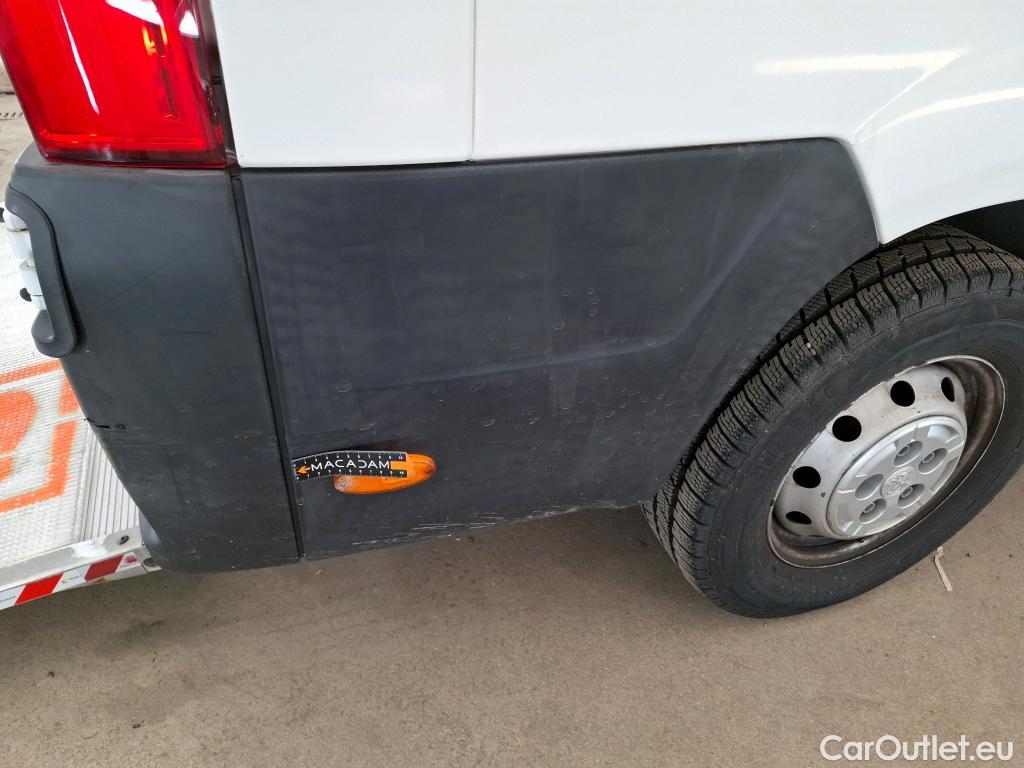  Peugeot  Boxer PEUGEOT  VU 4p Fourgon 2.0 BLUEHDI 130 S&S PREMIUM 335 L3H3 #131