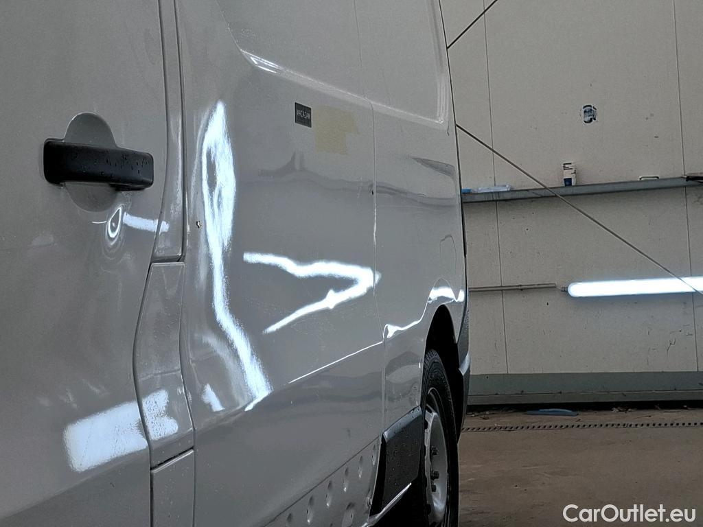  Renault  Trafic  III Fourgon L2H1 3T Confort 2.0 dCi 130CV BVM6 E6d #29