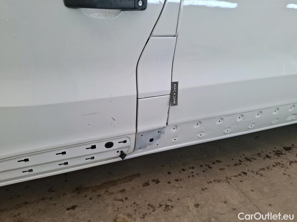  Renault  Trafic  III Fourgon L2H1 3T Confort 2.0 dCi 130CV BVM6 E6d #139