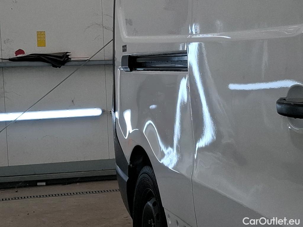  Renault  Trafic  III Fourgon L2H1 3T Confort 2.0 dCi 130CV BVM6 E6d #16