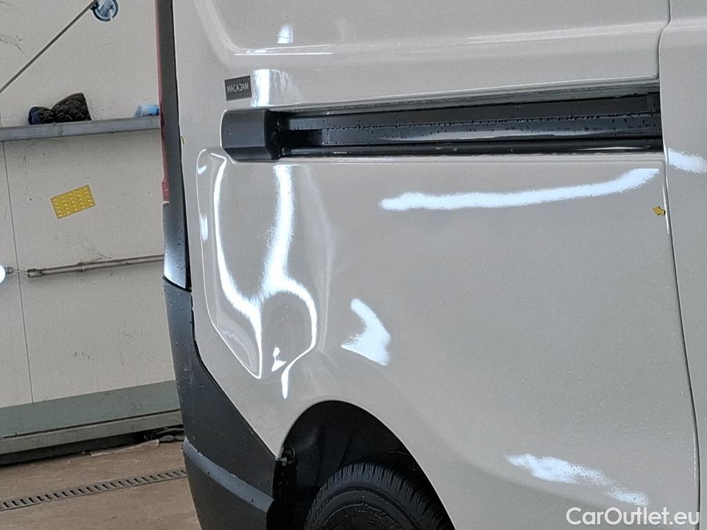  Renault  Trafic  III Fourgon L2H1 3T Confort 2.0 dCi 130CV BVM6 E6d #10