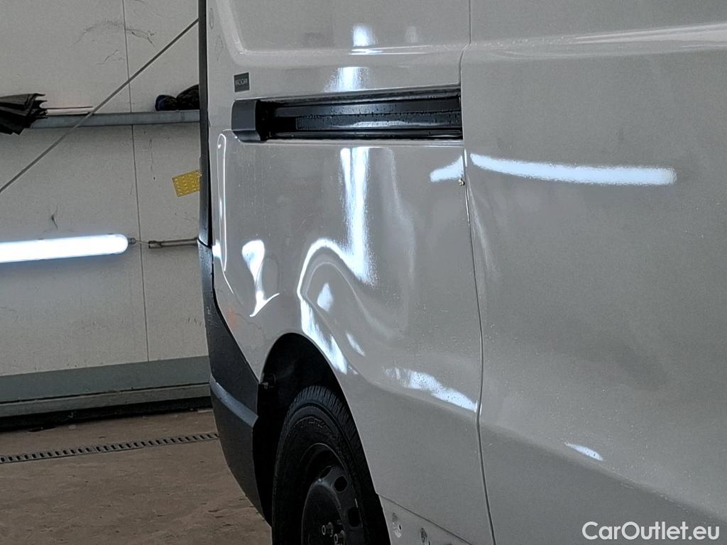  Renault  Trafic  III Fourgon L2H1 3T Confort 2.0 dCi 130CV BVM6 E6d #12