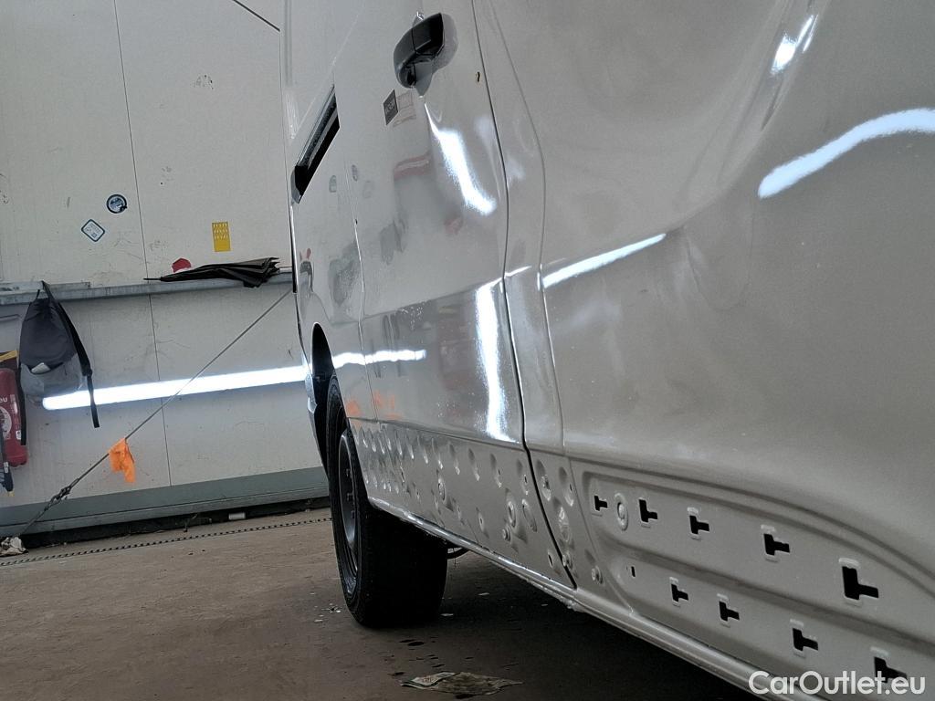  Renault  Trafic  III Fourgon L2H1 3T Confort 2.0 dCi 130CV BVM6 E6d #54