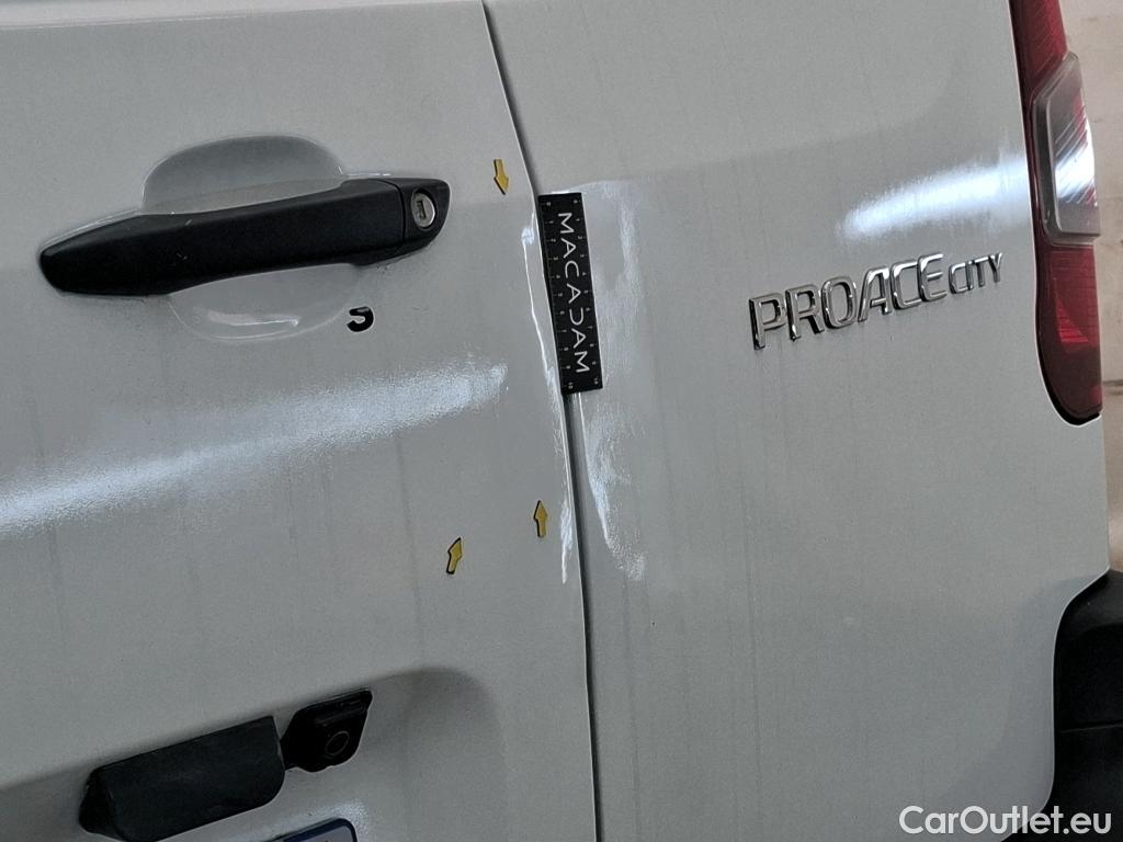  Toyota  Proace TOYOTA  City / 2019 / 4P / Fourgonnette 1.2 MEDIUM 130 VVT-I BUSINESS AUTO #69