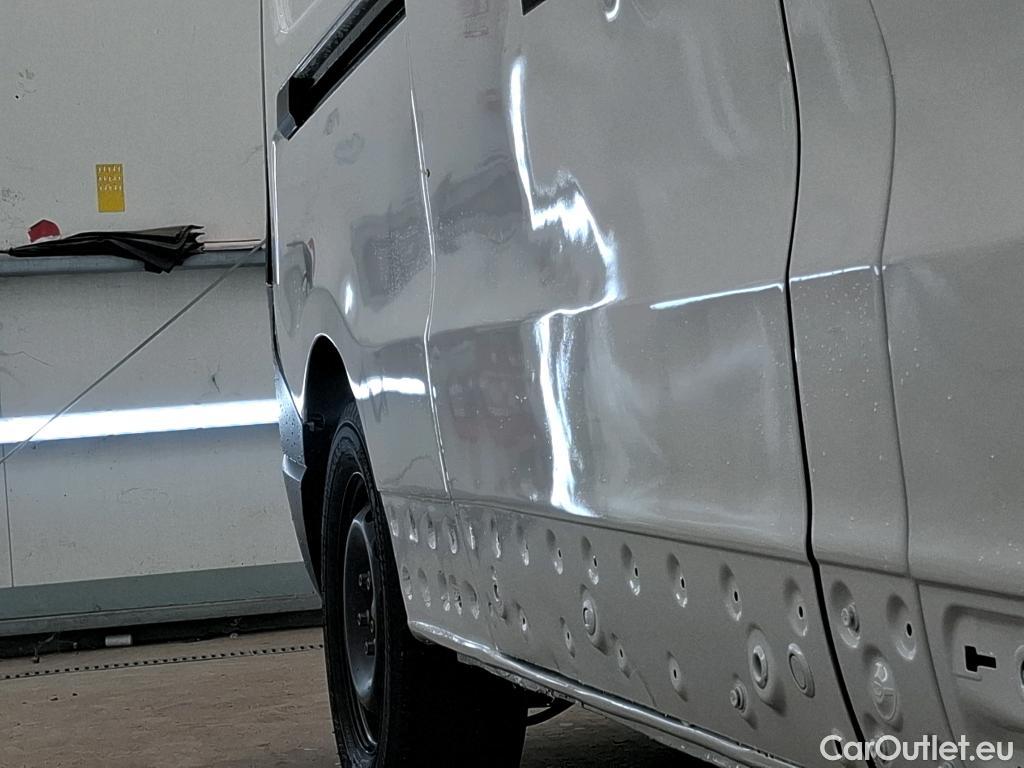  Renault  Trafic  III Fourgon L2H1 3T Confort 2.0 dCi 130CV BVM6 E6d #52