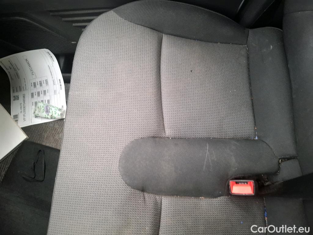  Renault  Trafic  III Fourgon L2H1 3T Confort 2.0 dCi 130CV BVM6 E6d #143