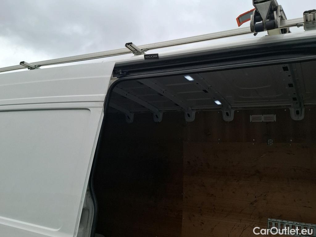  Volkswagen  Crafter  Fourgon Fourgon 35 lang mit Hochdach FWD 2.0 140CV BVM6 #75