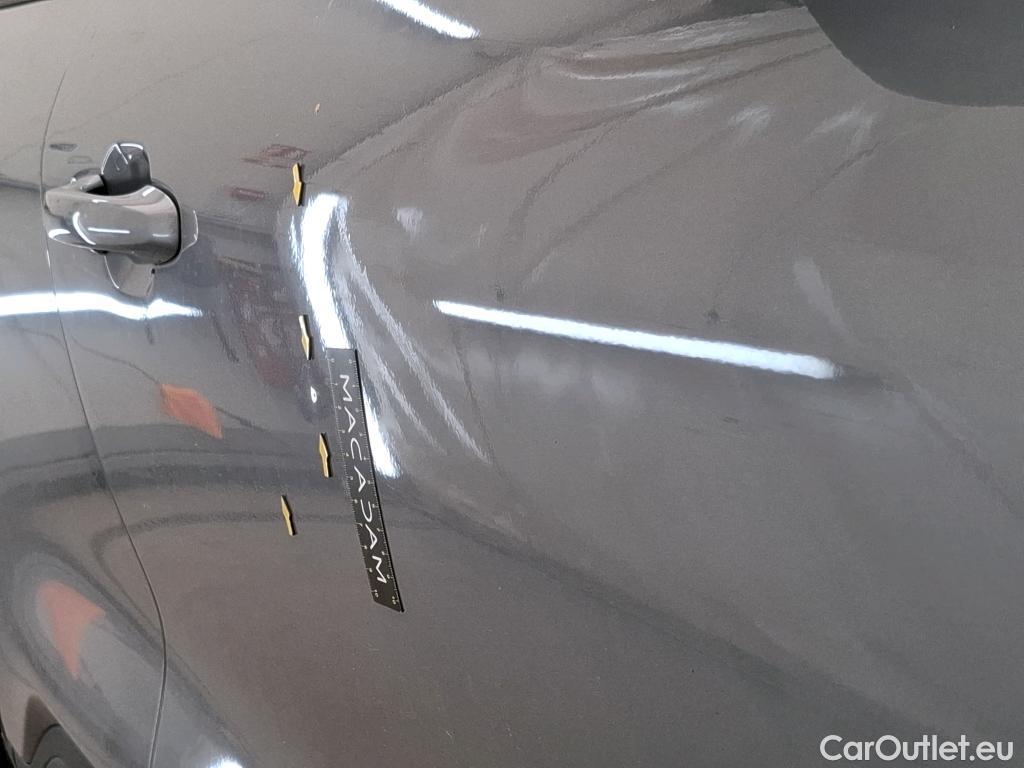  Ford  Kuga FORD  / 2019 / 5P / SUV 2.5 190 hybrid Flexifuel Pshift Titanium #81