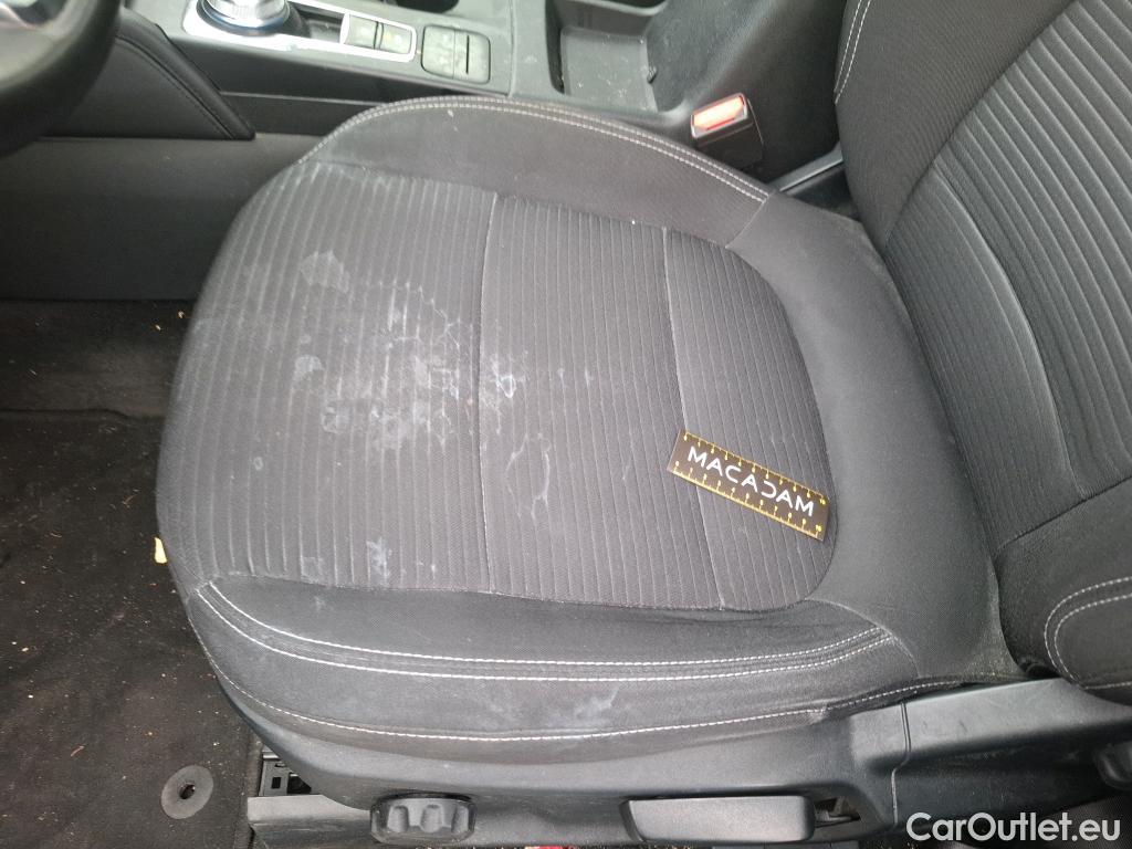  Ford  Kuga FORD  / 2019 / 5P / SUV 2.5 190 hybrid Flexifuel Pshift Titanium #88